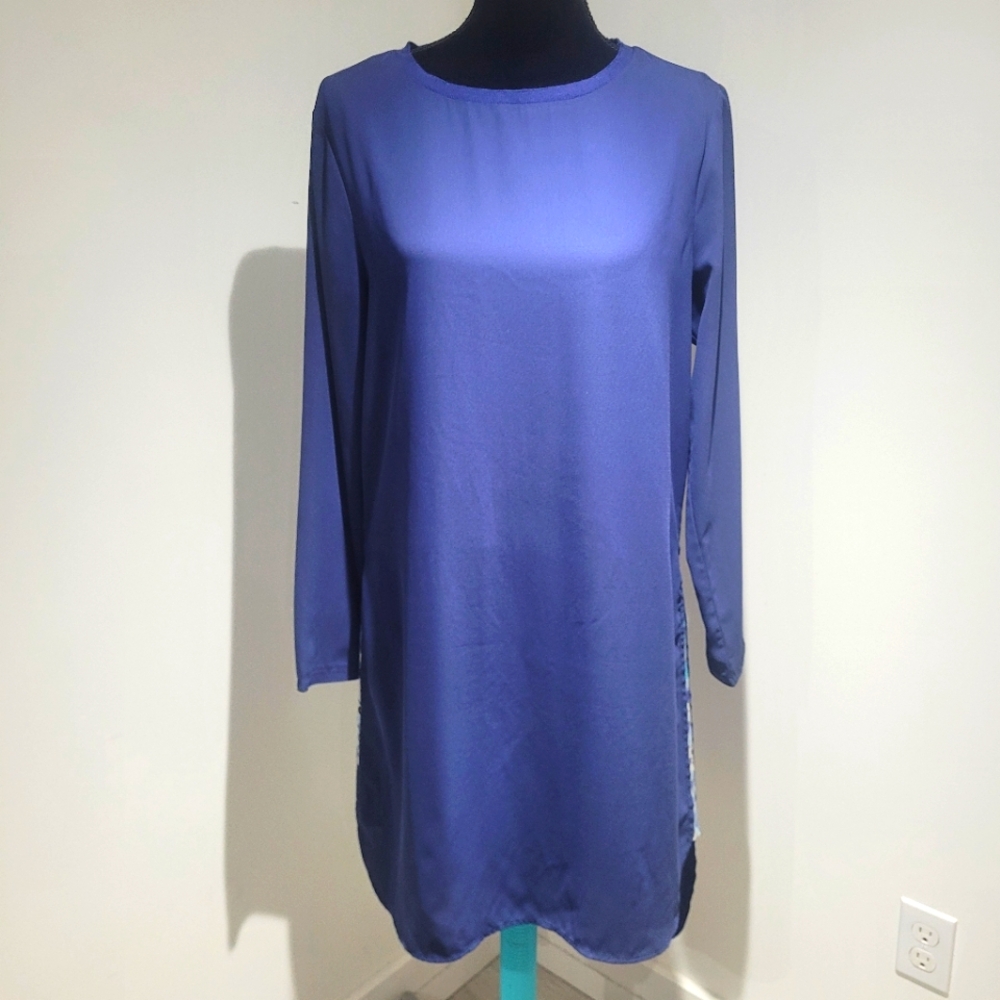 Halston Women's Long Sleeve Flowy Shift Dress Medium Blue Floral Effortless